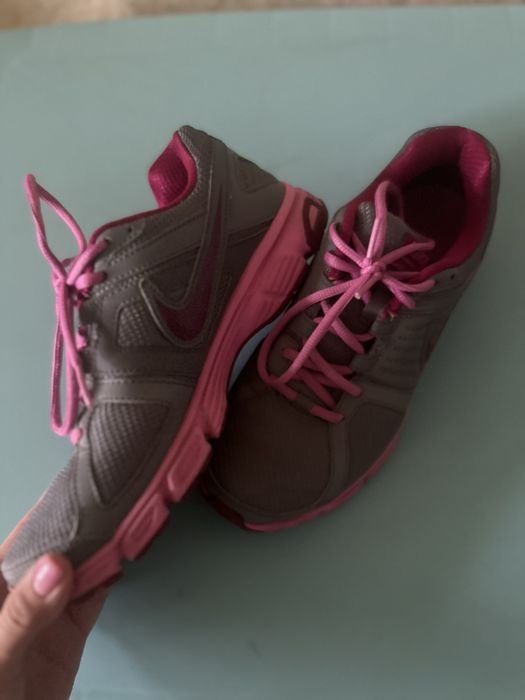 Кросівки nike жіночі