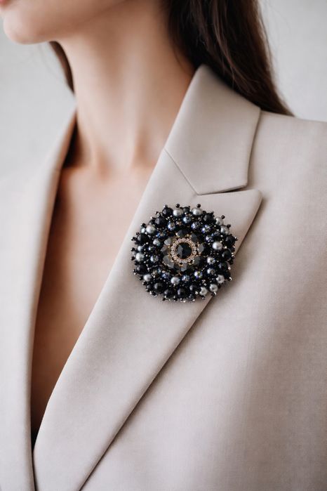 Брошка.  Для тих кого цінують.