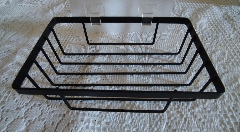 Металлическая полка навесная 19.5*12.3*6 и две щётки