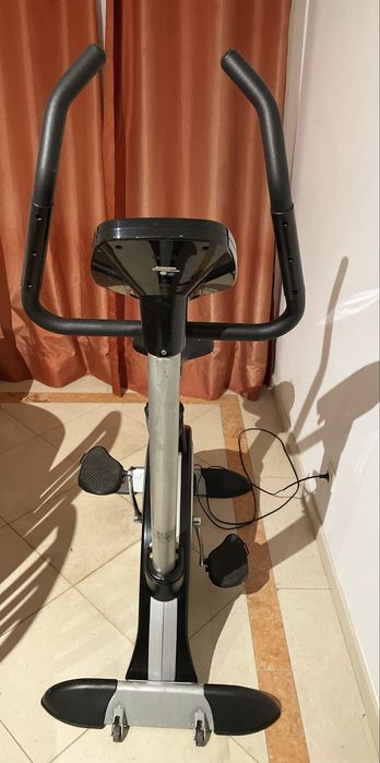 Bicicleta Estática Motion com painel digital