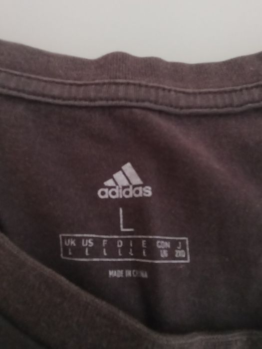 Tshirt	Adidas	Preta	Tamanho L	usada em bom estado