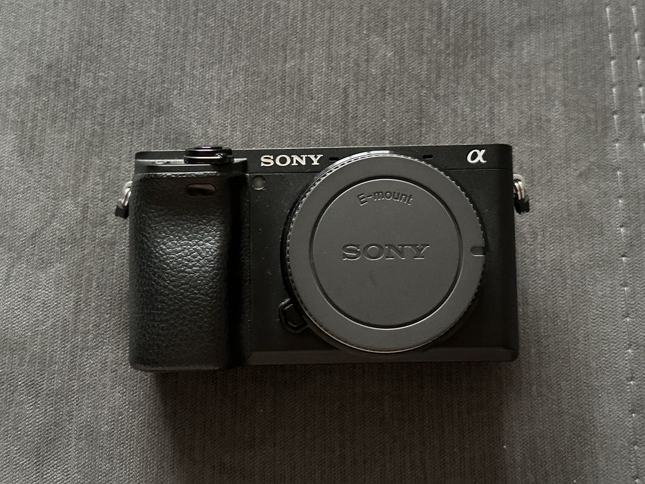 Sony A6400 + Sony 18-105mm F4 G OSS
