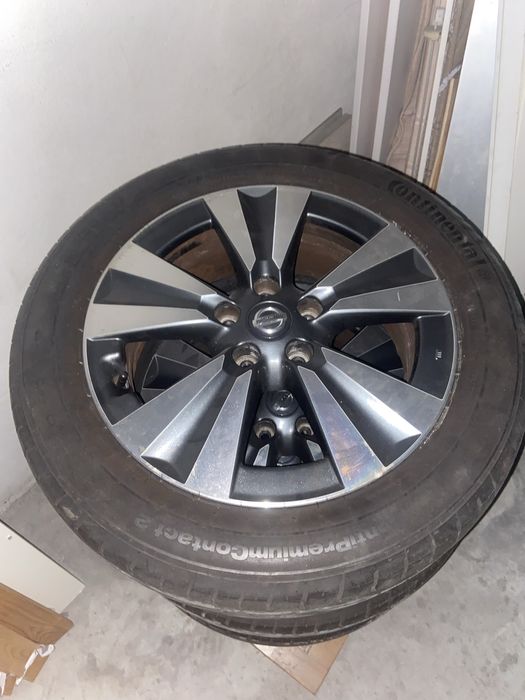 Conjunto completo Jantes 17” + Pneus Continental 215/55 R17 — Como Novos