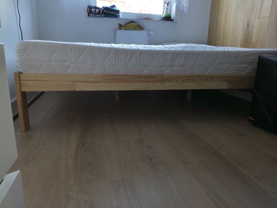 Łożko 140x200 stelaż i materac