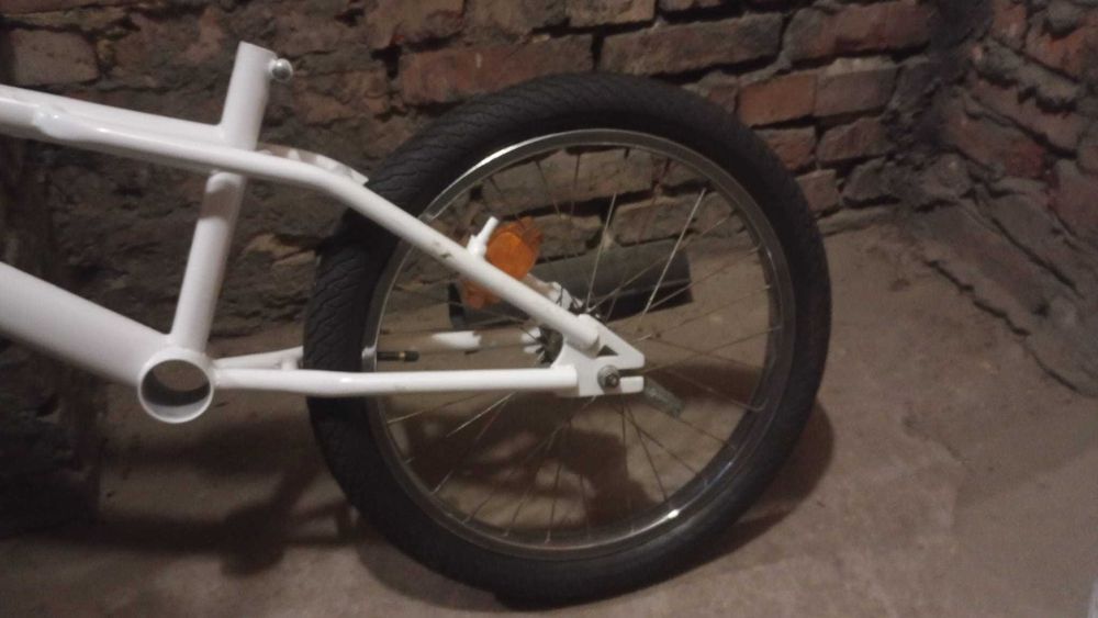 Sprzedaję biało czarnego BMX cena do negocjacji