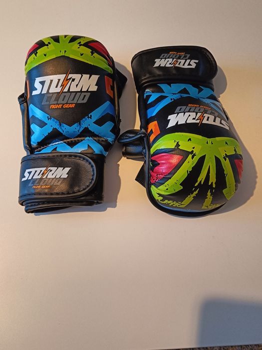 Sprzedam rękawice bokserskie firmy "Stormcloud"