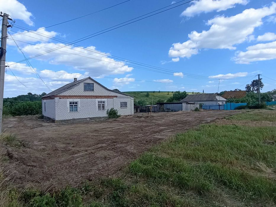 Продам цегляний будинок