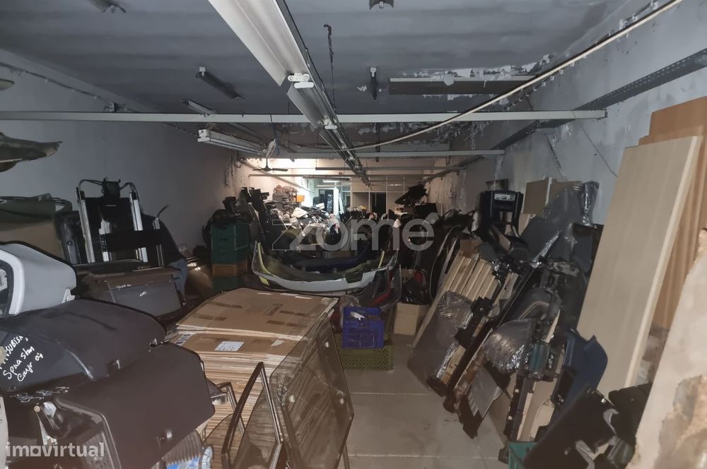Garagem Rua Pedro Hispano