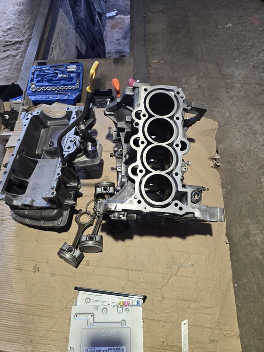 Двигун Блок Hyundai цилиндров  kia 1.6 бензин.