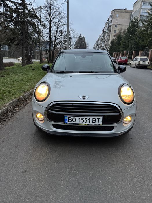 Mini Cooper one 4 doors 2017