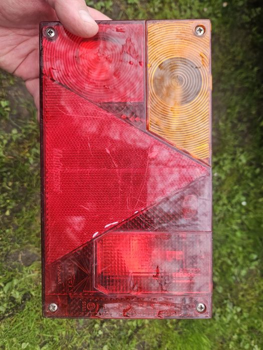 Lampa tylna zespolona do przyczepy przyczepki Multipoint Hella Lewa L