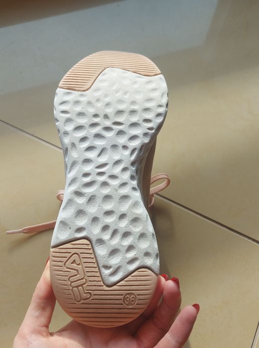 Różowe buty FILA