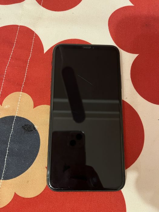 Айфон 11 pro max + чехли в подарунок