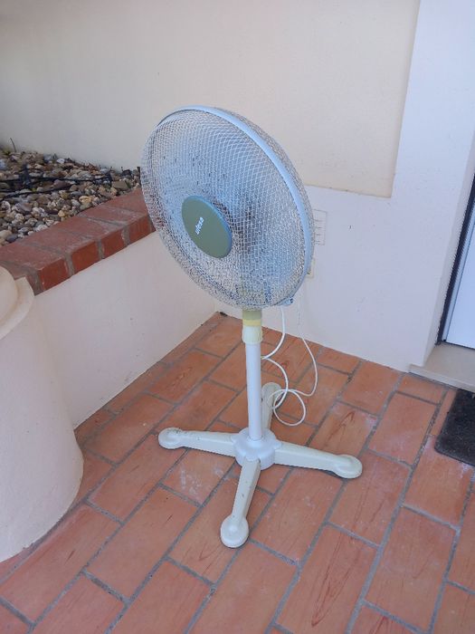 Ventoinha  de pé ufesa