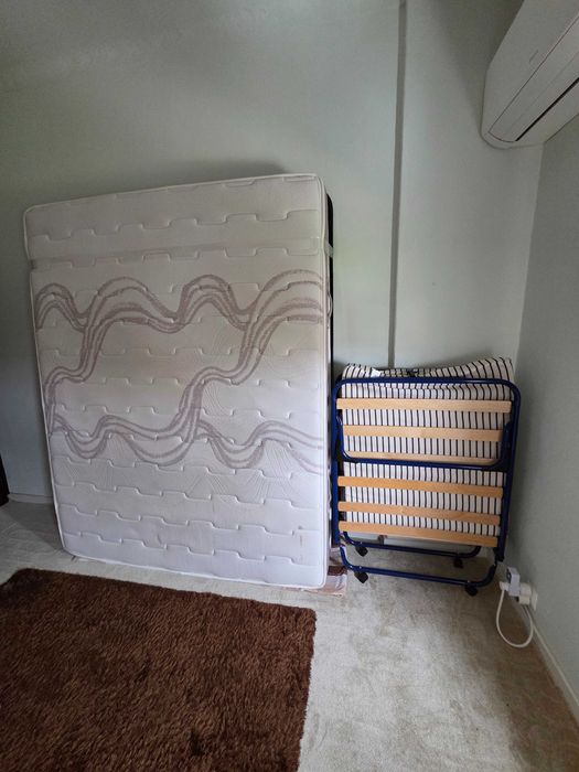 Cama de casal. Em bom estado. Qualidade superior.