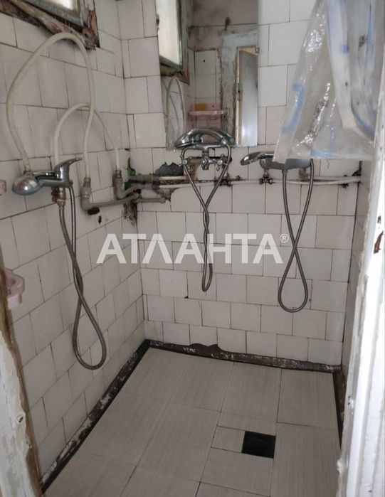 Продам комнату в коммунальной квартире по   ул. Космонавтов.