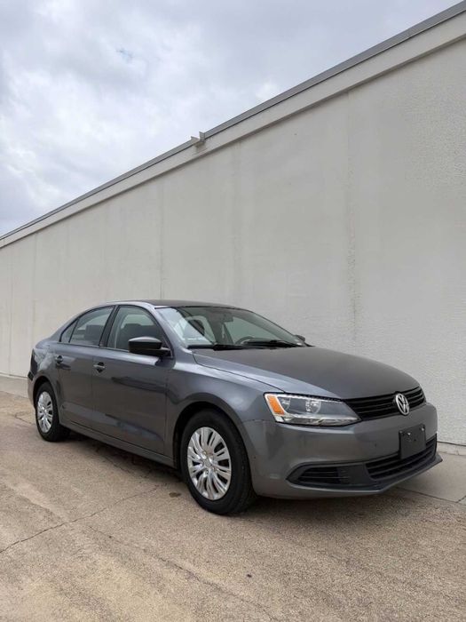 Volkswagen Jetta      2013