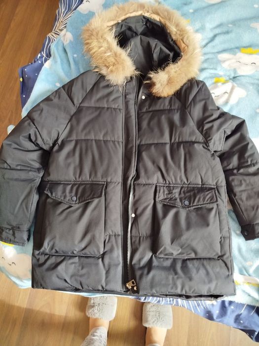 Продам зимову теплу курточку нова