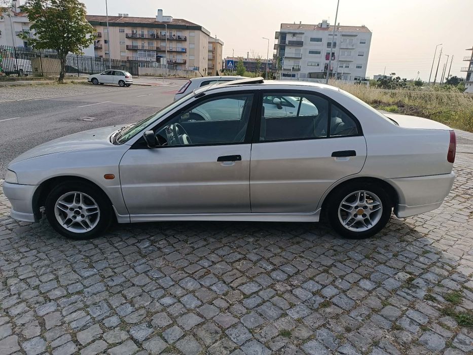 Mitsubishi Lancer 1.3 glx