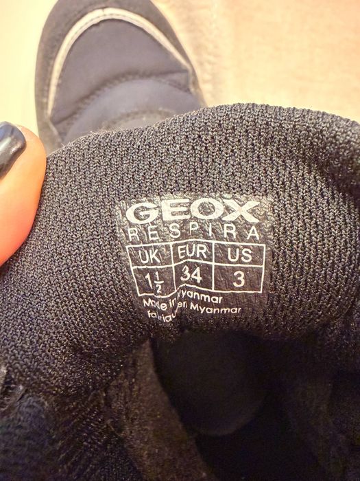 Ботинки дитячі Geox
34 размер 
По стельке 22.5 см
600 грн
