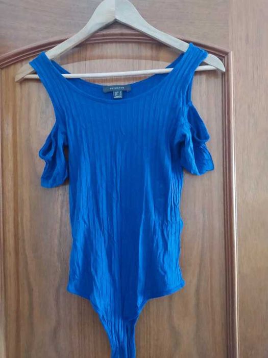 vários tops de marca 2