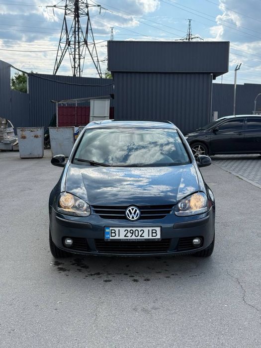 VW Golf 5. 1.6 mpi