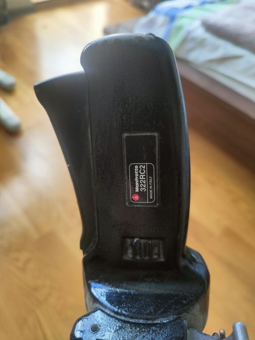 Штатив Manfrotto 190XB + голова Manfrotto 322RC2