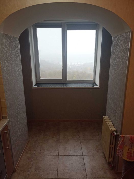 Видова 2х квартира, р-н Славутич-арени.