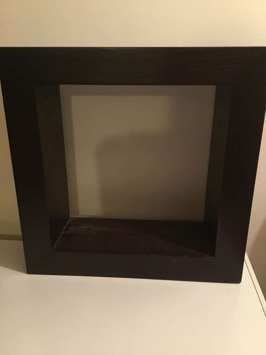 Cubo de madeira maciça para fixar na parede