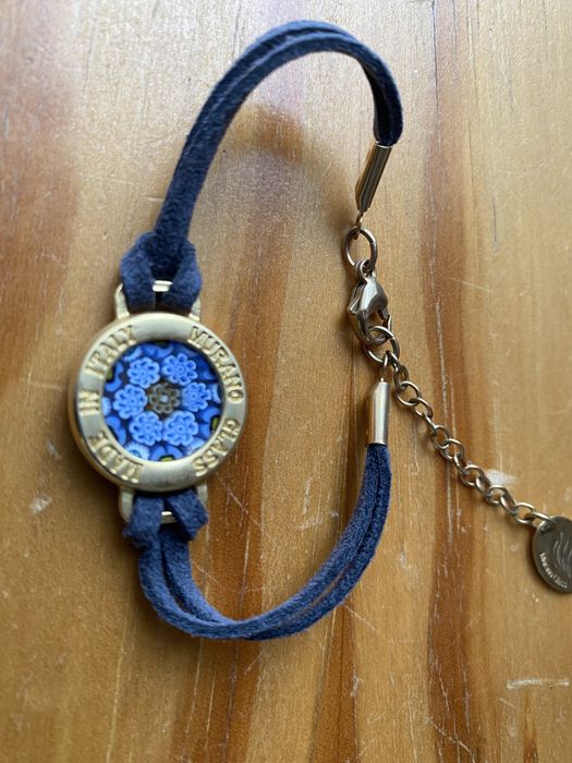 Pulseira em pele e vidro murano