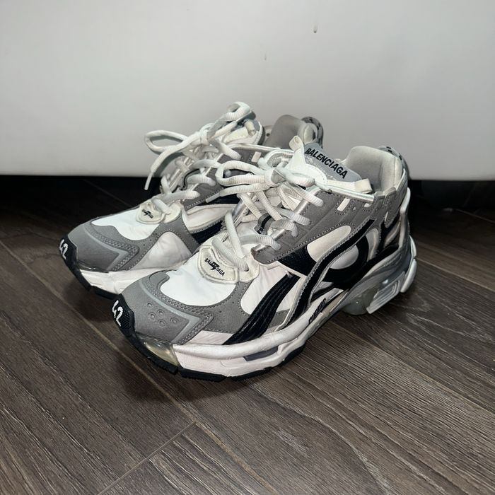balenciaga runner 42 grey