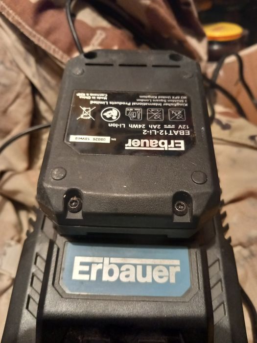 Ładowarka + bateria ERBAUER 12 LI 2 2 A 24 Wh