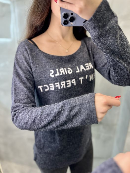 Sweterek granatowy z puchaty sinsay xs perfect girl aren't real