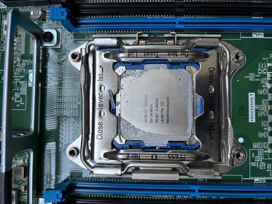 Сервер HPE ProLiant DLЗ80 Gen9