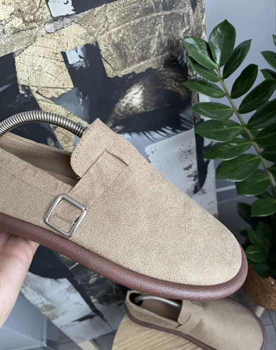 замшеві лофери бежеві