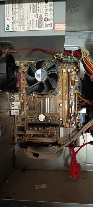 Torre pc computador antigo