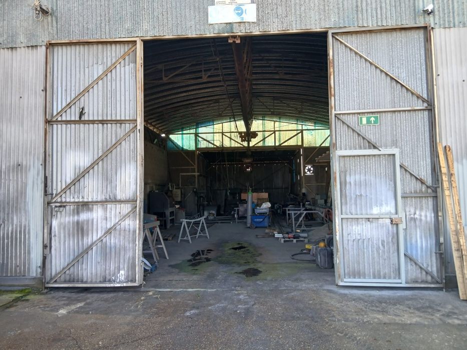 Aluguer de pavilhão c possibilidade incluir máquinas de decapar e  met