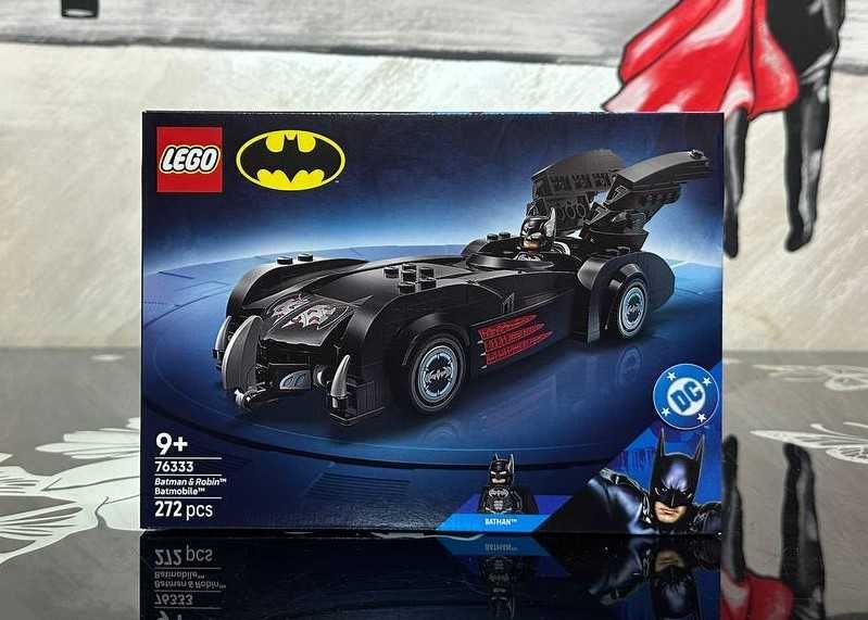 Конструктор LEGO Super Heroes DC 76333 Бетмобіль Бетмен проти Робіна