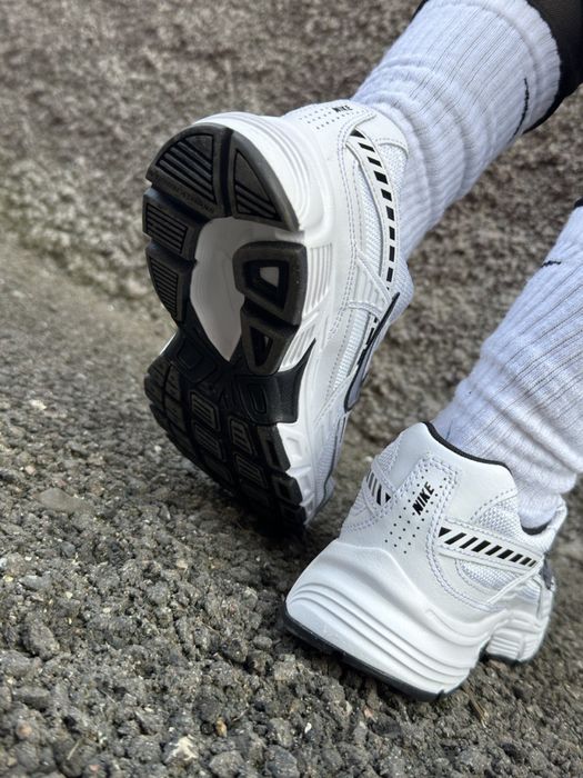 Жіночі Кросівки Nike Initiator (FQ6873-101)