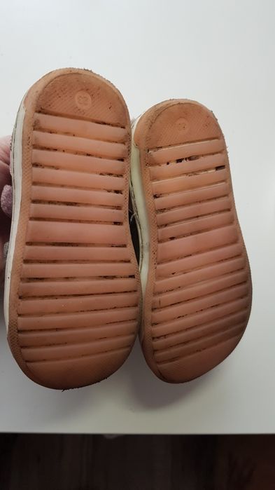 Buty dziewczęce rozmiar 23 firmy Lasocki