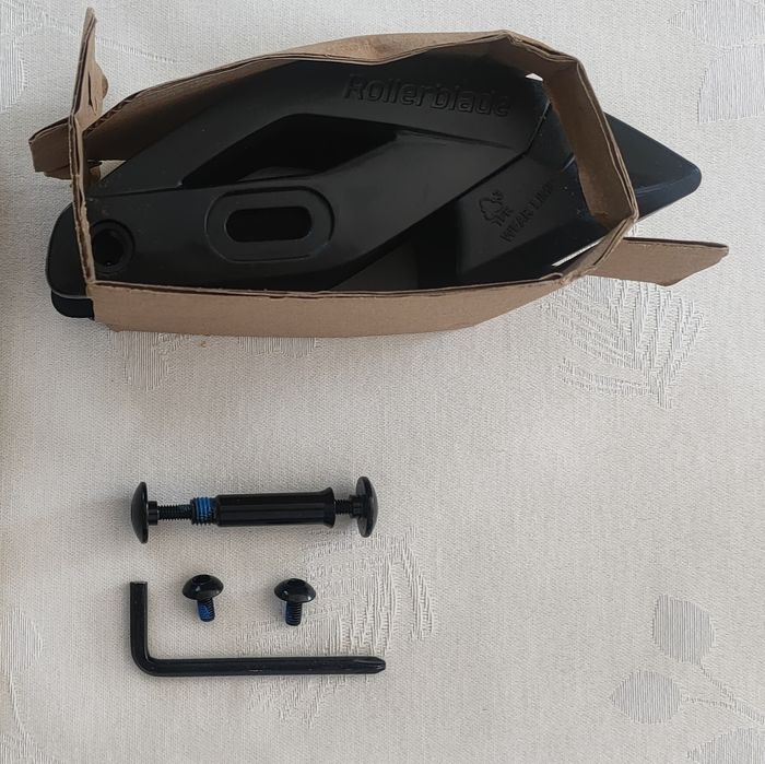 Hamulec Rollerblade Apex 3WD z gumą i śrubami -now, kompletny