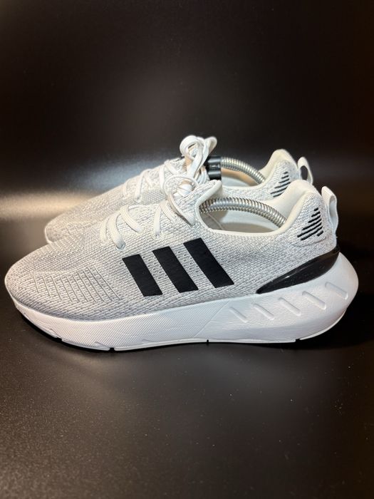 Нові жіночі оригінальні кросівки Adidas, легкі, мягка підошва, зручні