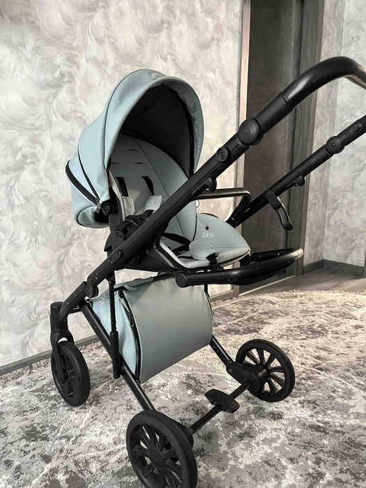 Продам коляскуПродам Anex e/type 2 в1. Люлька в хорошому стані.