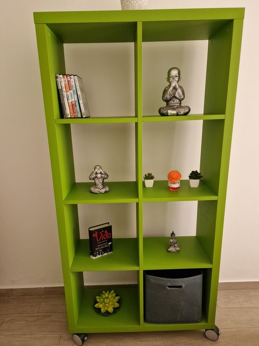 Estante com rodas