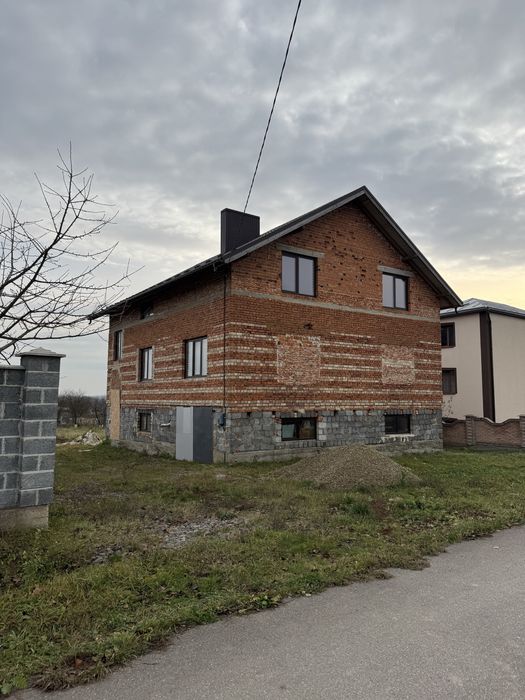 Будинок 10 хв. до Івано-Франківськ, ділянка 14 соток