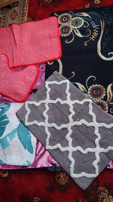 Продам коврики для ванной.