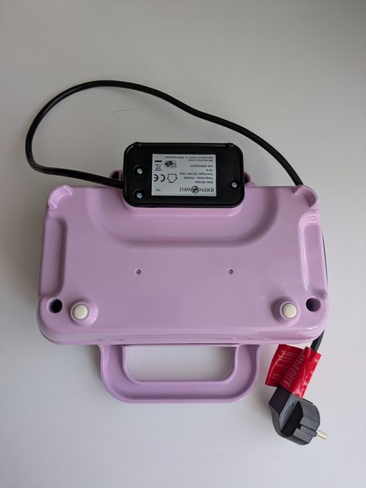 Електровафельниця. Віденські вафлі. Німеччина