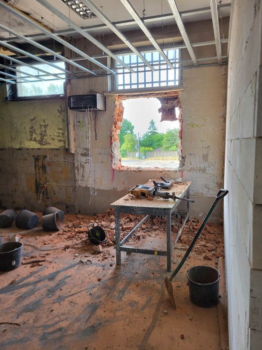 Wyburzenia ścian, skuwanie tynków, płytek, wynoszenie gruzu