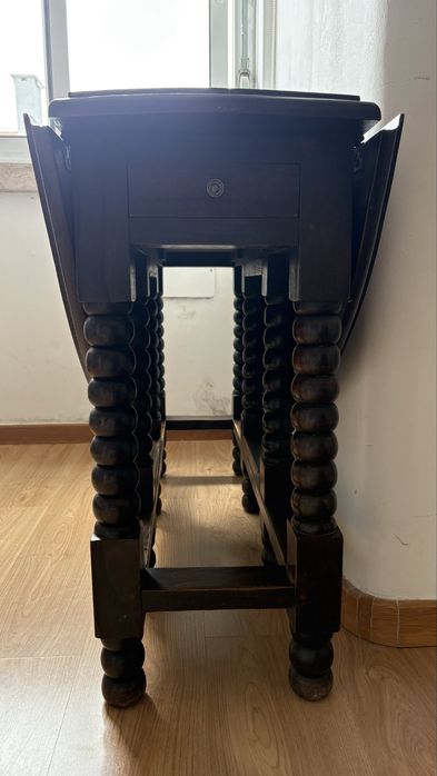 Mesa antiga estilo holandês