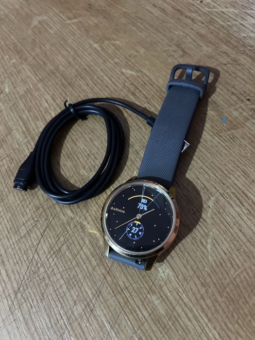 Garmin vivomove luxe